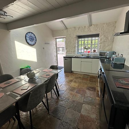 Dwylig Isa Holiday Cottages Rhuddlan Bagian luar foto