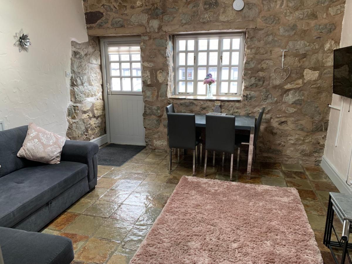 Dwylig Isa Holiday Cottages Rhuddlan Bagian luar foto