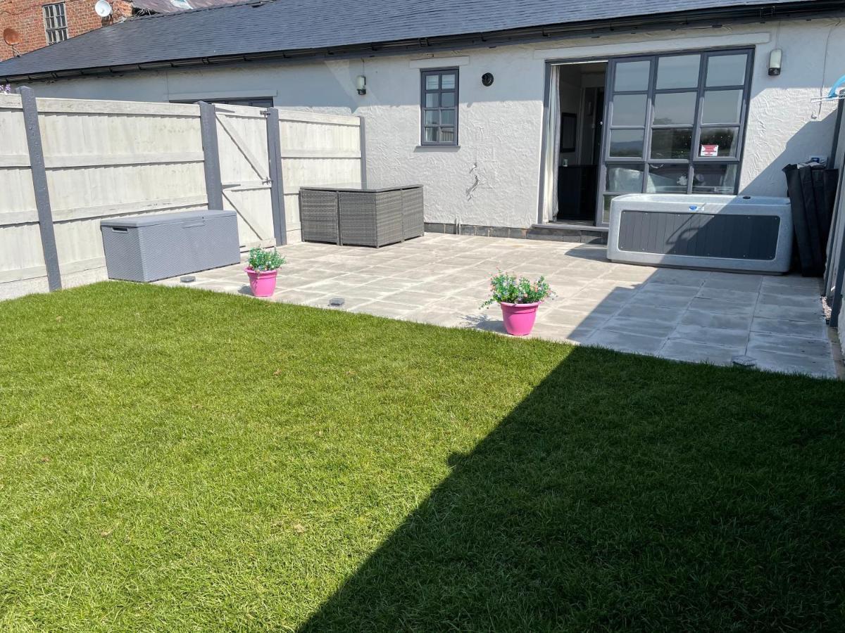 Dwylig Isa Holiday Cottages Rhuddlan Bagian luar foto