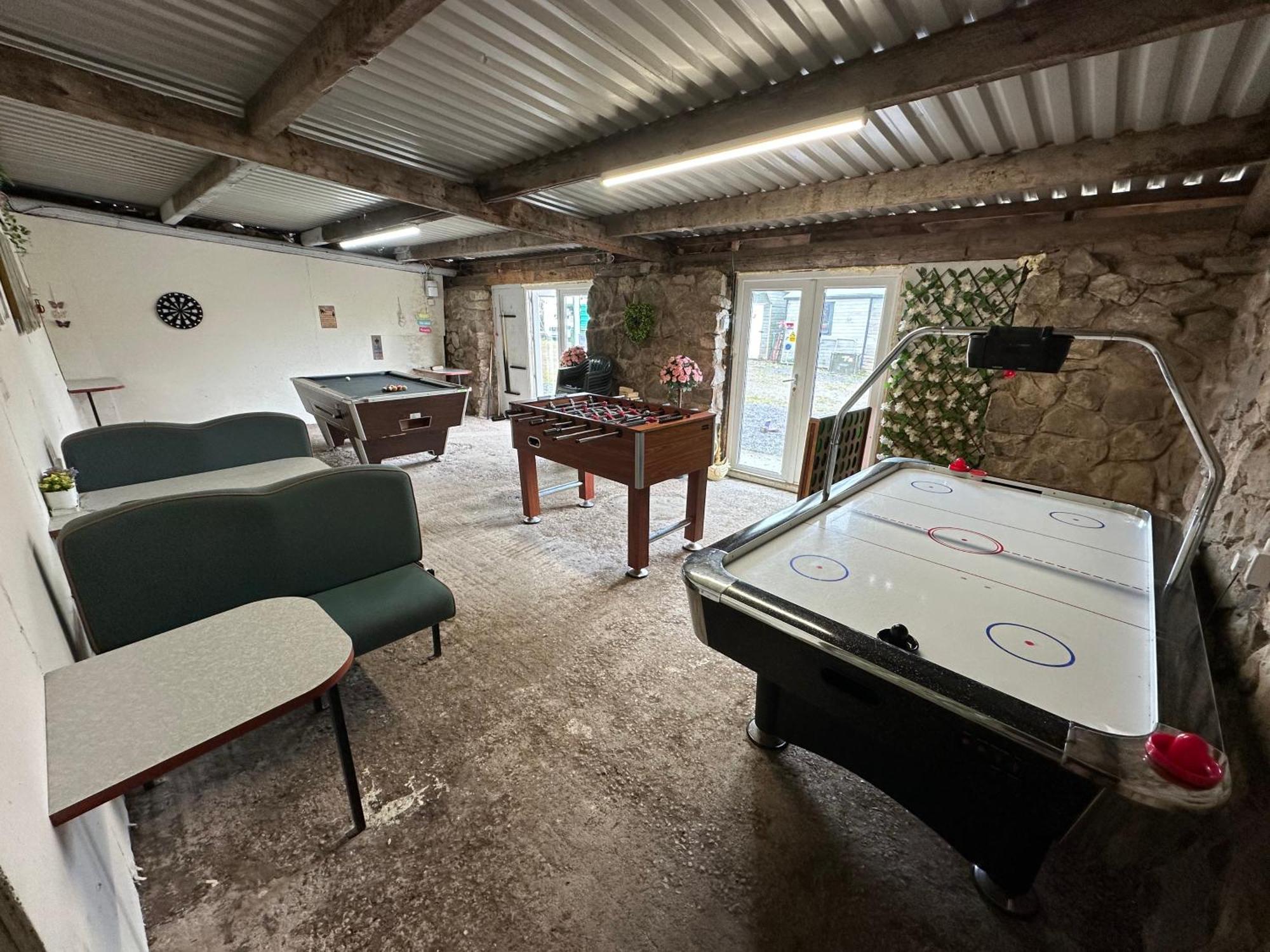 Dwylig Isa Holiday Cottages Rhuddlan Bagian luar foto