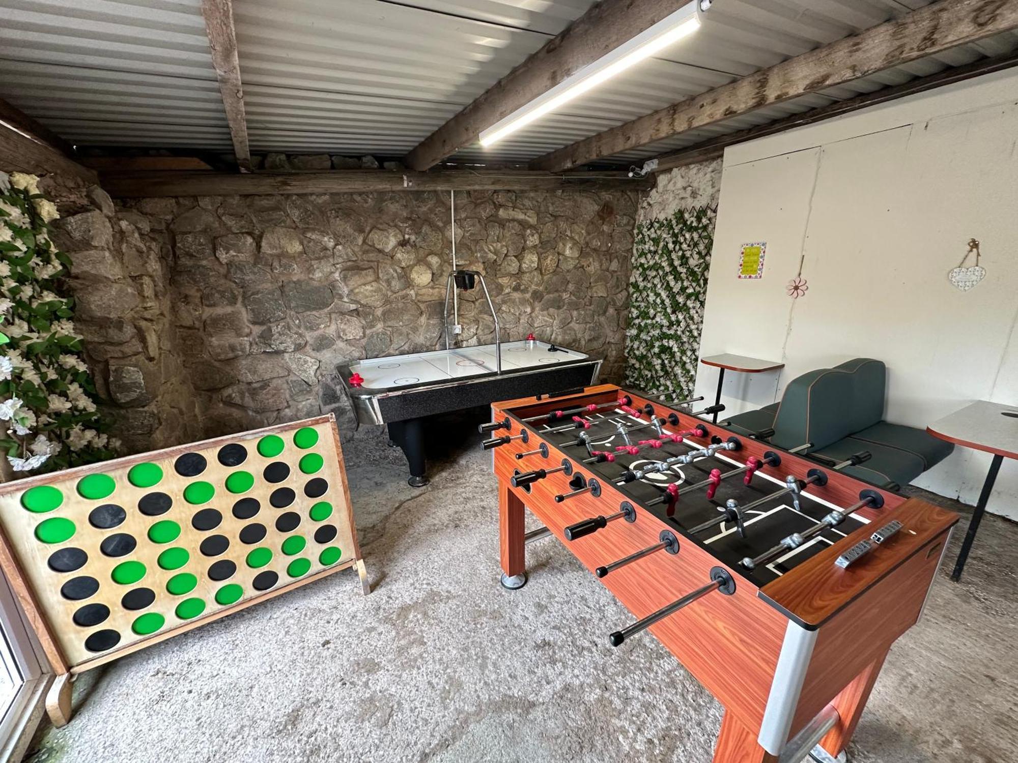 Dwylig Isa Holiday Cottages Rhuddlan Bagian luar foto