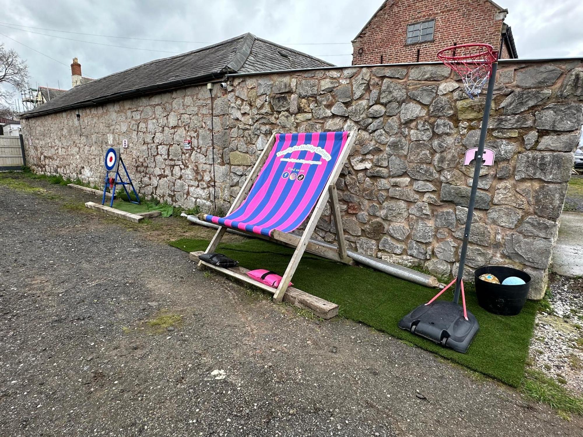Dwylig Isa Holiday Cottages Rhuddlan Bagian luar foto