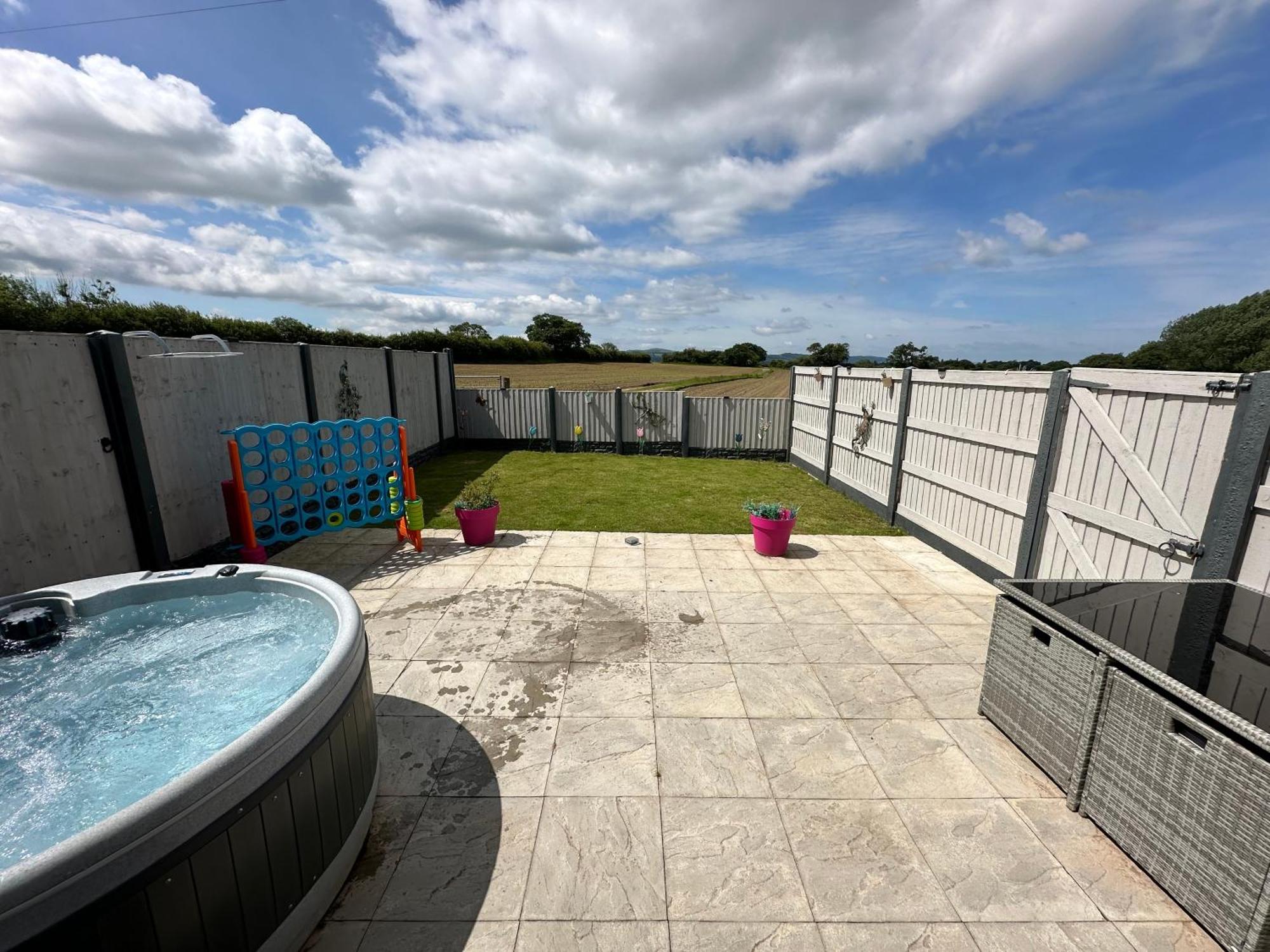 Dwylig Isa Holiday Cottages Rhuddlan Bagian luar foto