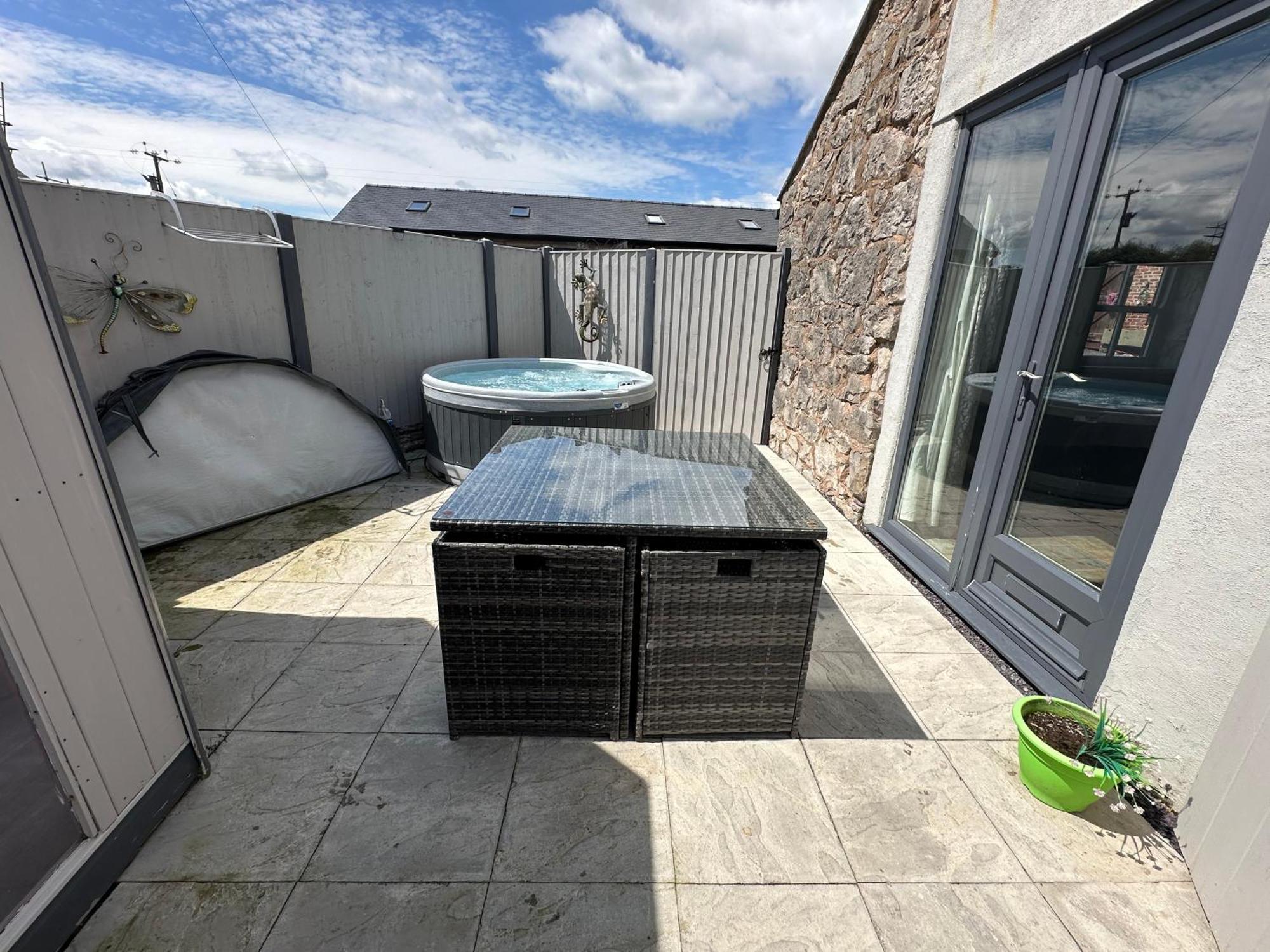 Dwylig Isa Holiday Cottages Rhuddlan Bagian luar foto