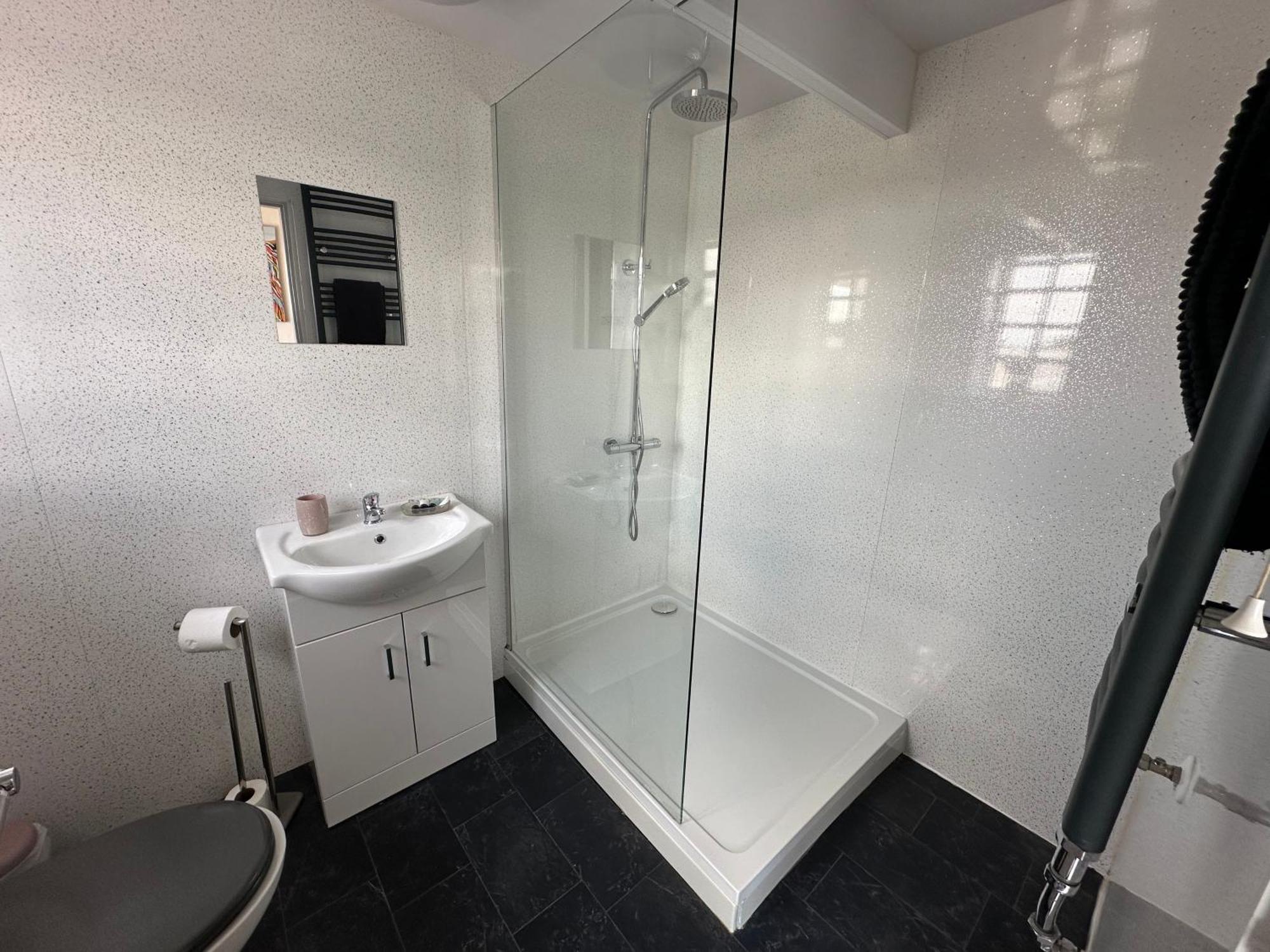 Dwylig Isa Holiday Cottages Rhuddlan Bagian luar foto